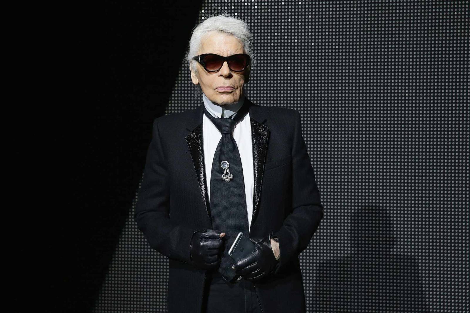 Karl Lagerfeld na pokazie męskiej kolekcji Diora, styczeń 2016 (Fot. Vittorio Zunino Celotto/Getty Images)