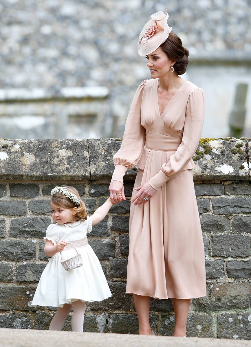 Kasiężna Kate i księżniczka Charlotte w dniu ślubu księcia Harryego