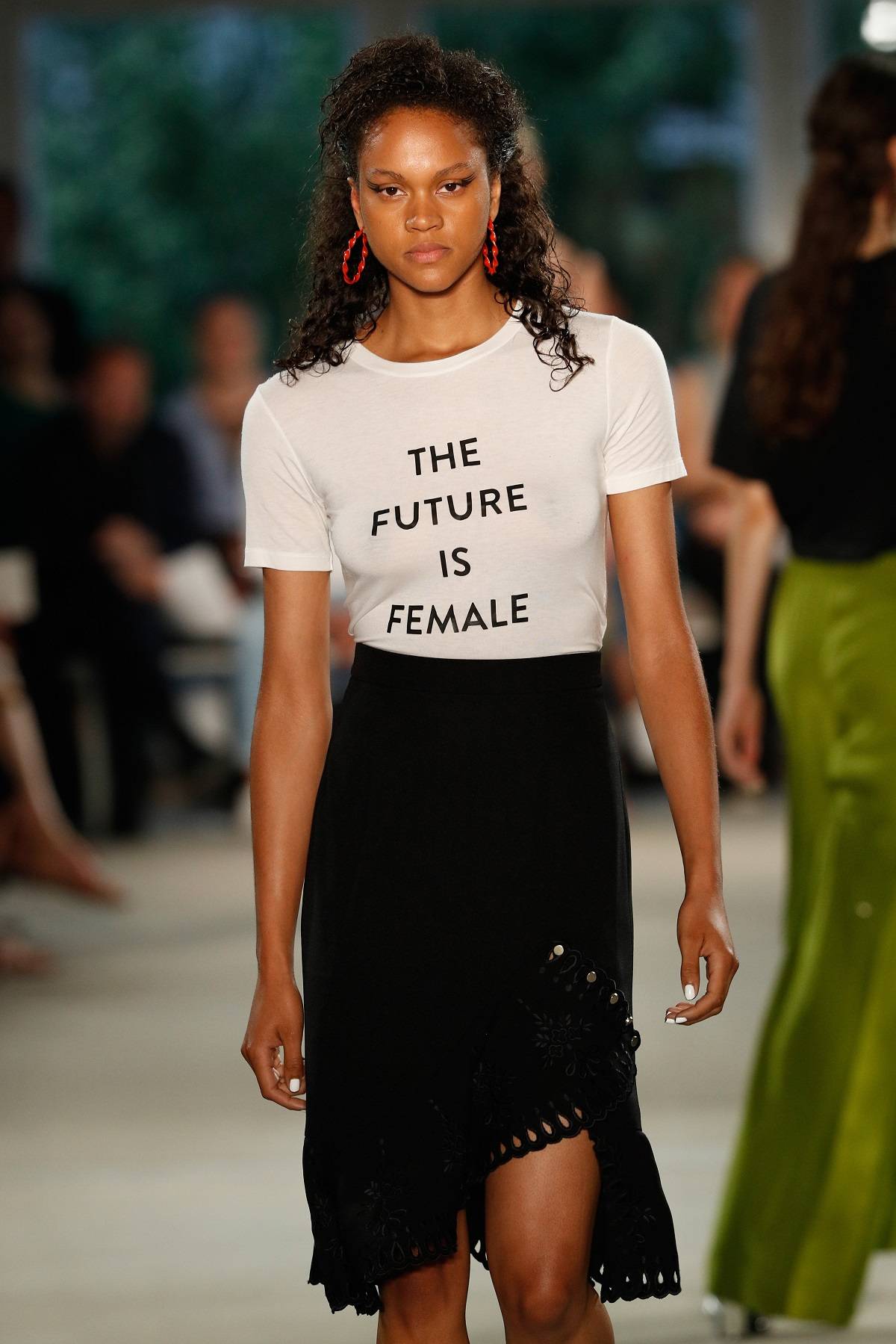 Feministyczny T-shirt projektu Prabala Gurunga