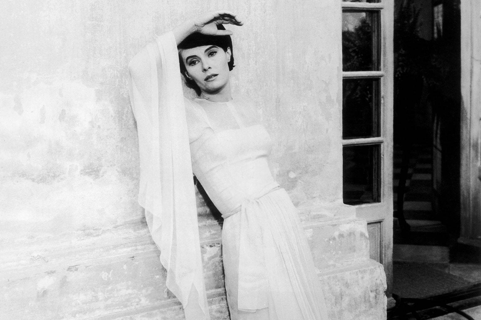 Delphine Seyrig w sukni Chanel, „Zeszłego roku w Marienbadzie”, 1961 r. (Fot. © Evening Standard/Hulton Archive/Getty Images)