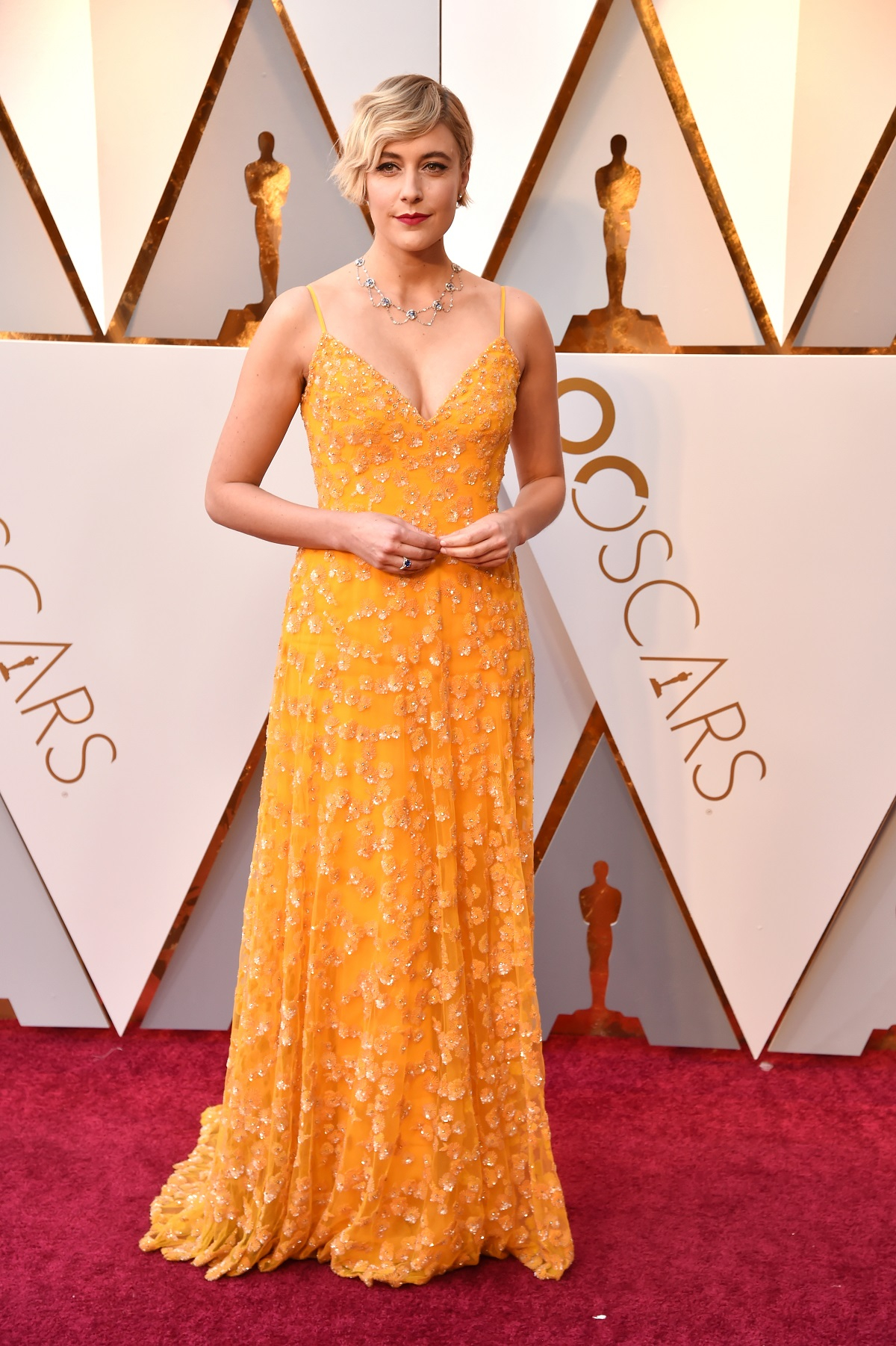 Greta Gerwig w Rodarte (Fot. Kevin Mazur / Getty Images)