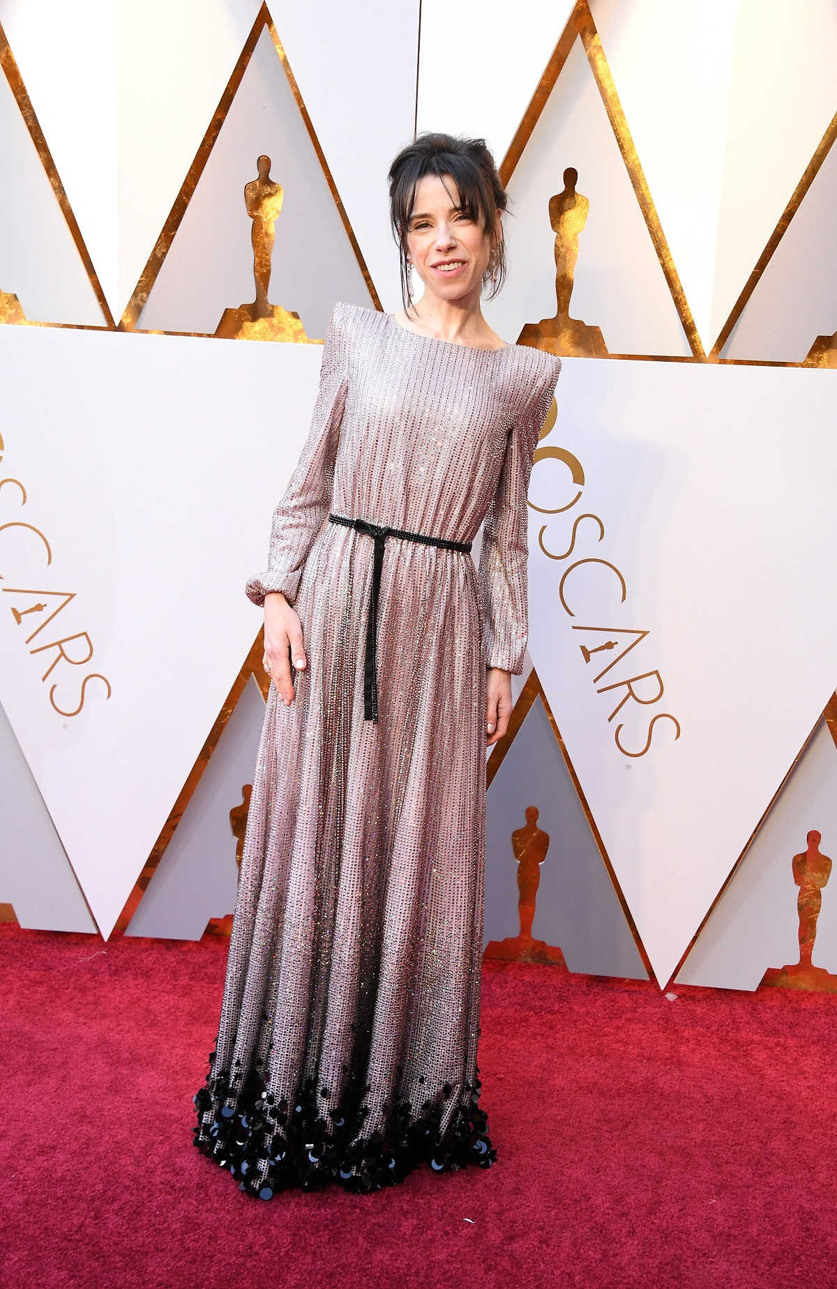 Sally Hawkins w Armani (Fot. Kevin Mazur / Getty Images)