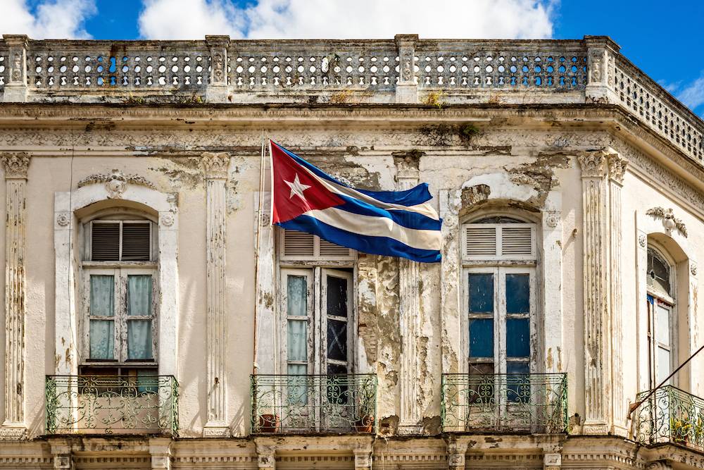 Flaga kubańska powiewa w Hawanie (Fot. Getty Images)