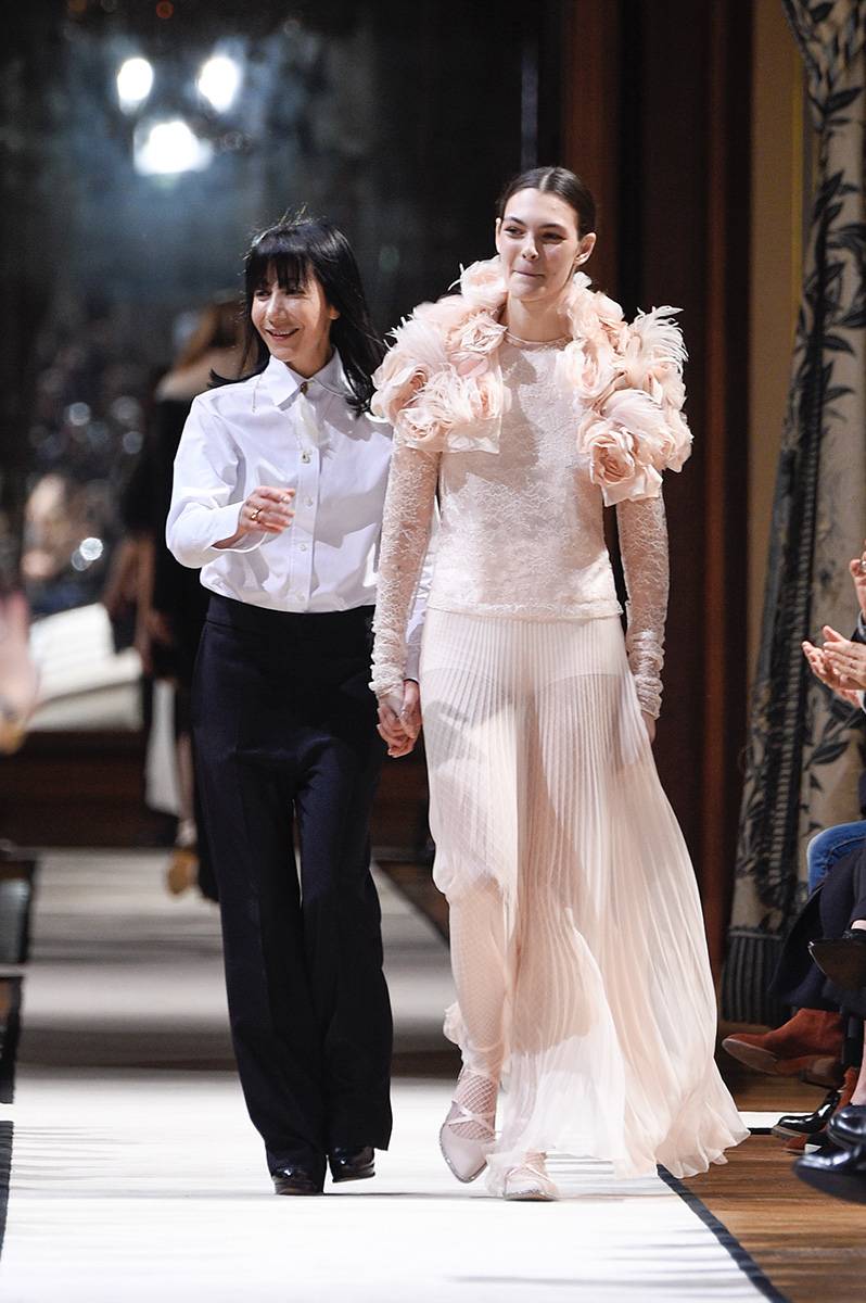 Bouchra Jarrar i Vittoria Ceretti (Fot. Peter White/Getty Images)