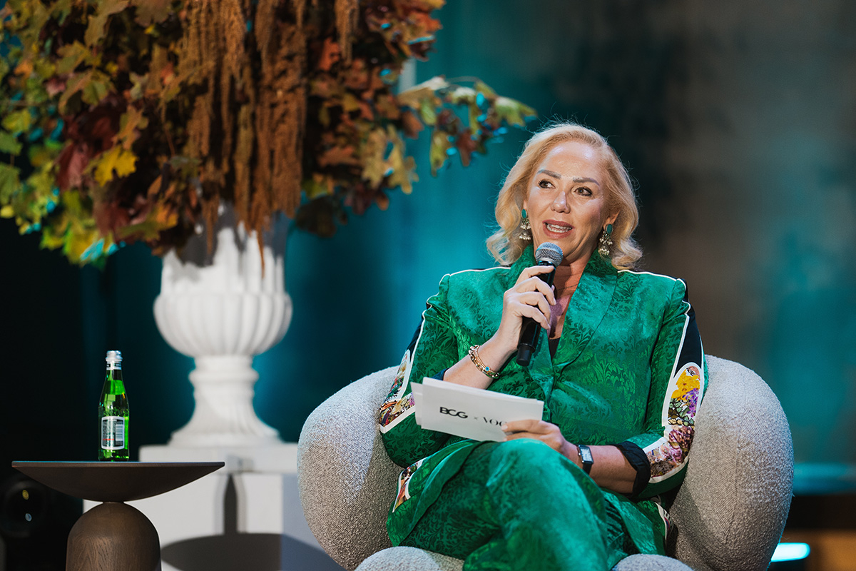 Leyla Ertur, Head of Sustainability w H&M Group i gościni panelu „Transforming Supply Chains: Technology, Transparency and Sustainability” konferencji „Vogue Polska” Business Fashion Environment Summit. (Fot. Marcin Kontraktewicz)