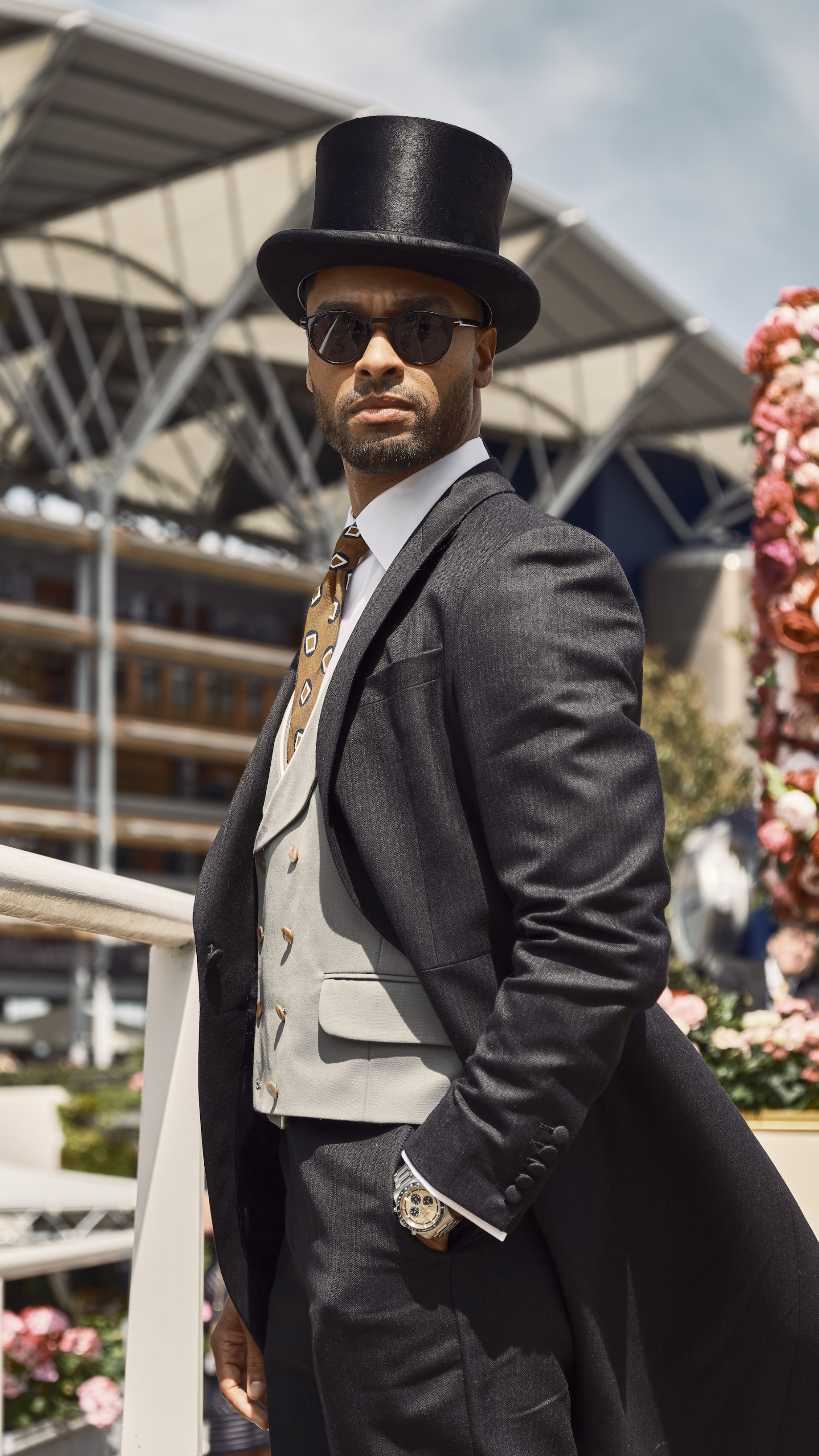Regé-Jean Page podczas tegorocznego Royal Ascot (Fot. Materiały prasowe)