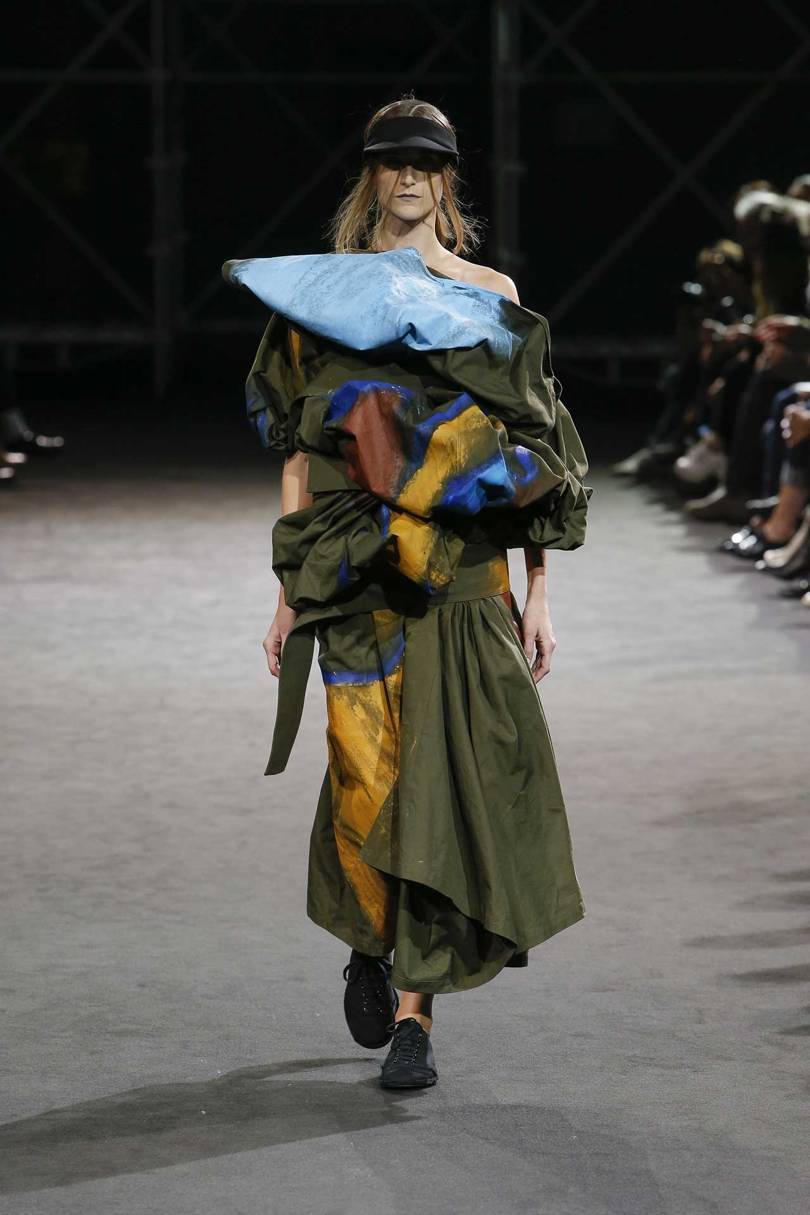 Yohji Yamamoto Spring/Summer 2019. Credit: YANNIS VIAMOS / INDIGITAL.TV