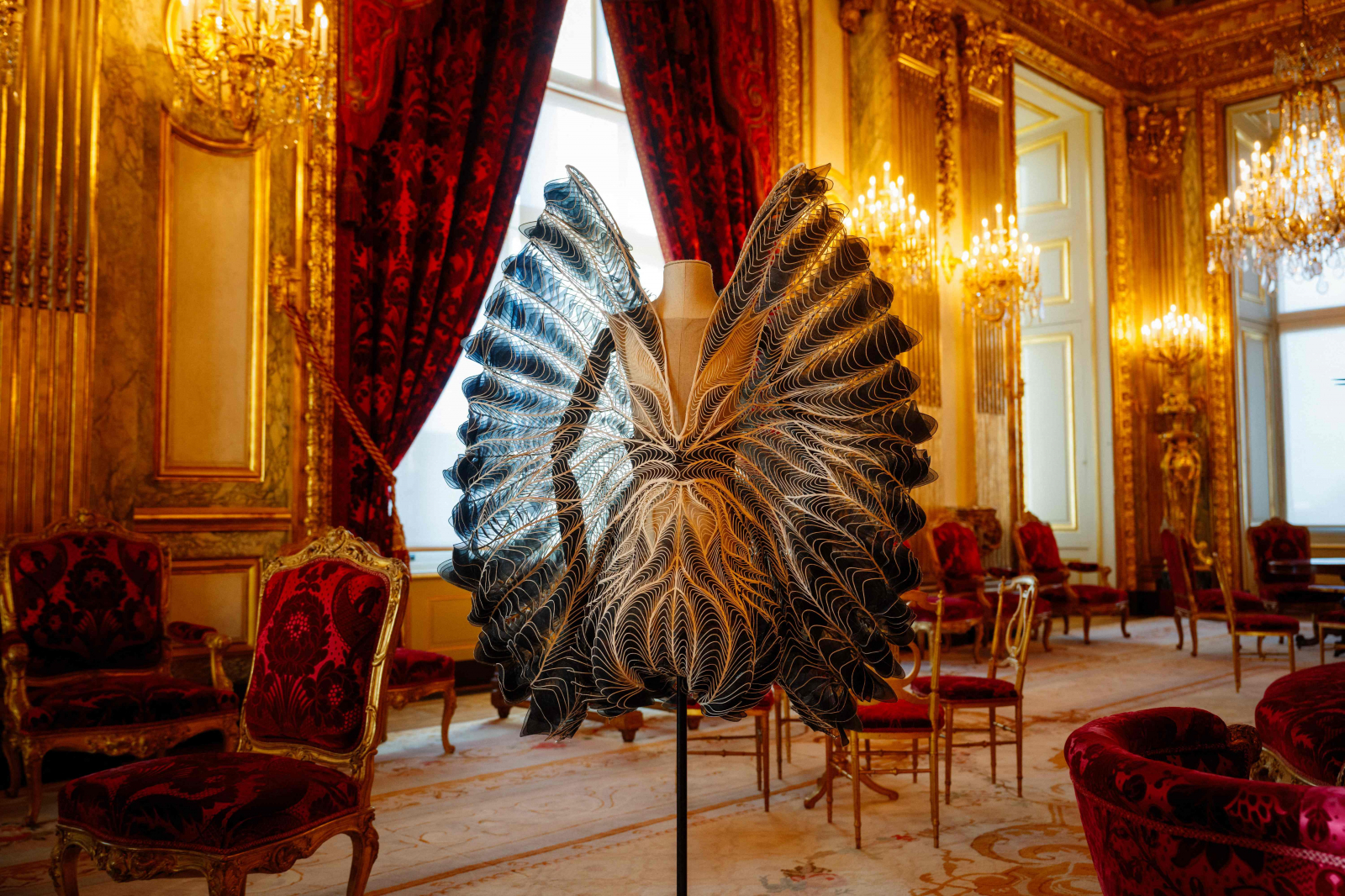 Iris van Herpen haute couture 2018 / Fot. DIMITAR DILKOFF/AFP/East News