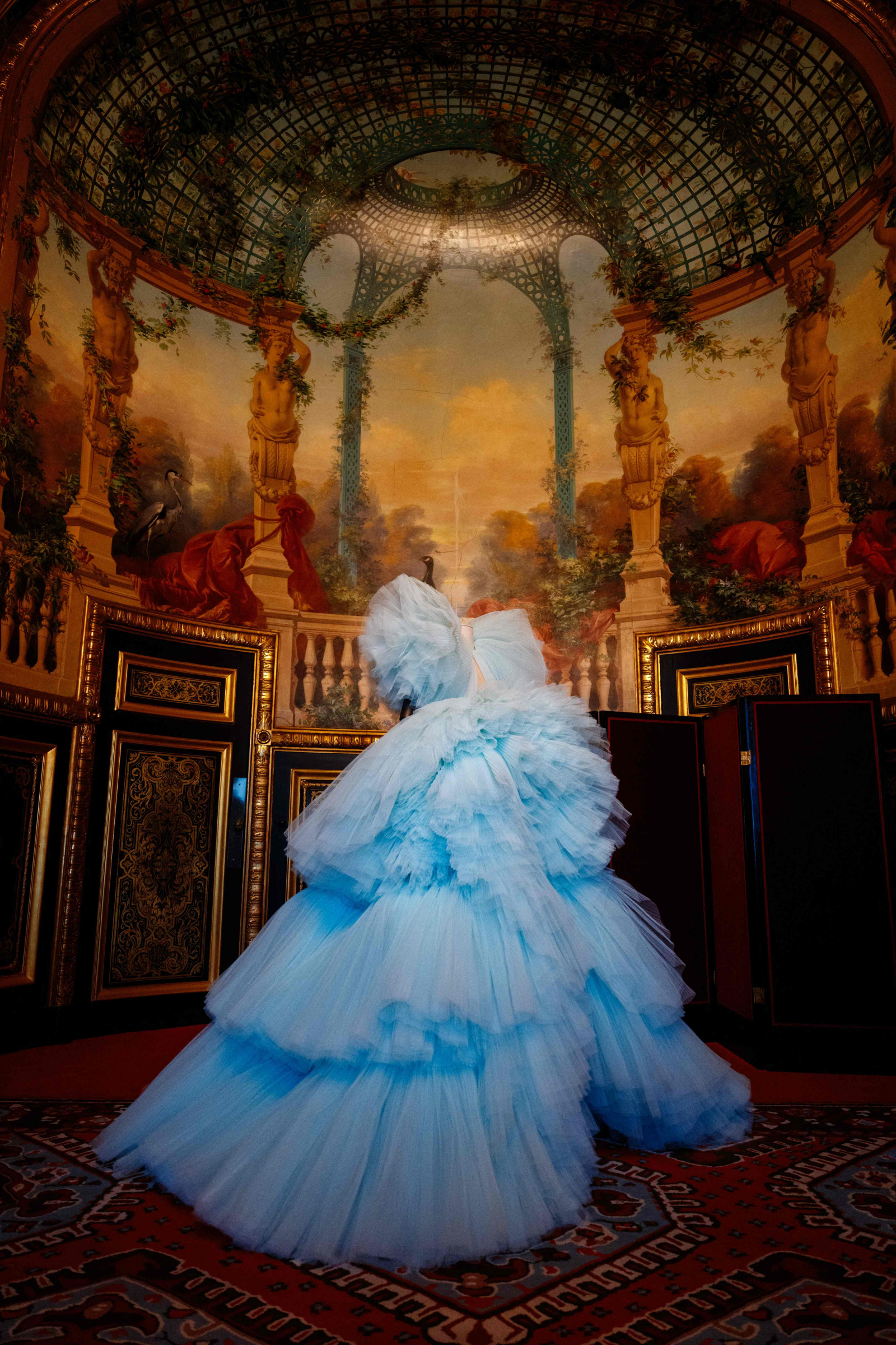 Giambattista Valli couture jesień-zima 2018 / Fot. DIMITAR DILKOFF/AFP/East News