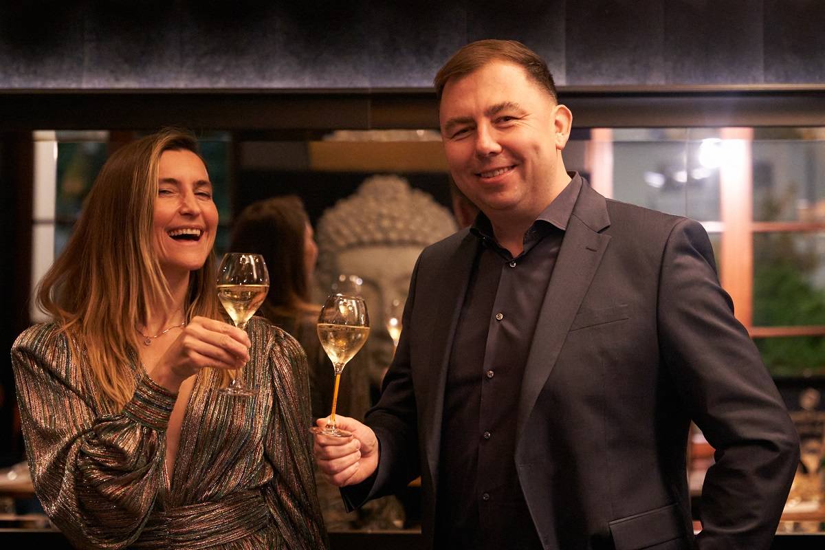 Aga Smektała prowadząca wieczór LOVE VINTAGE z Bartoszem Grygielem dyrektorem sprzedaży Moët Hennessy Polska