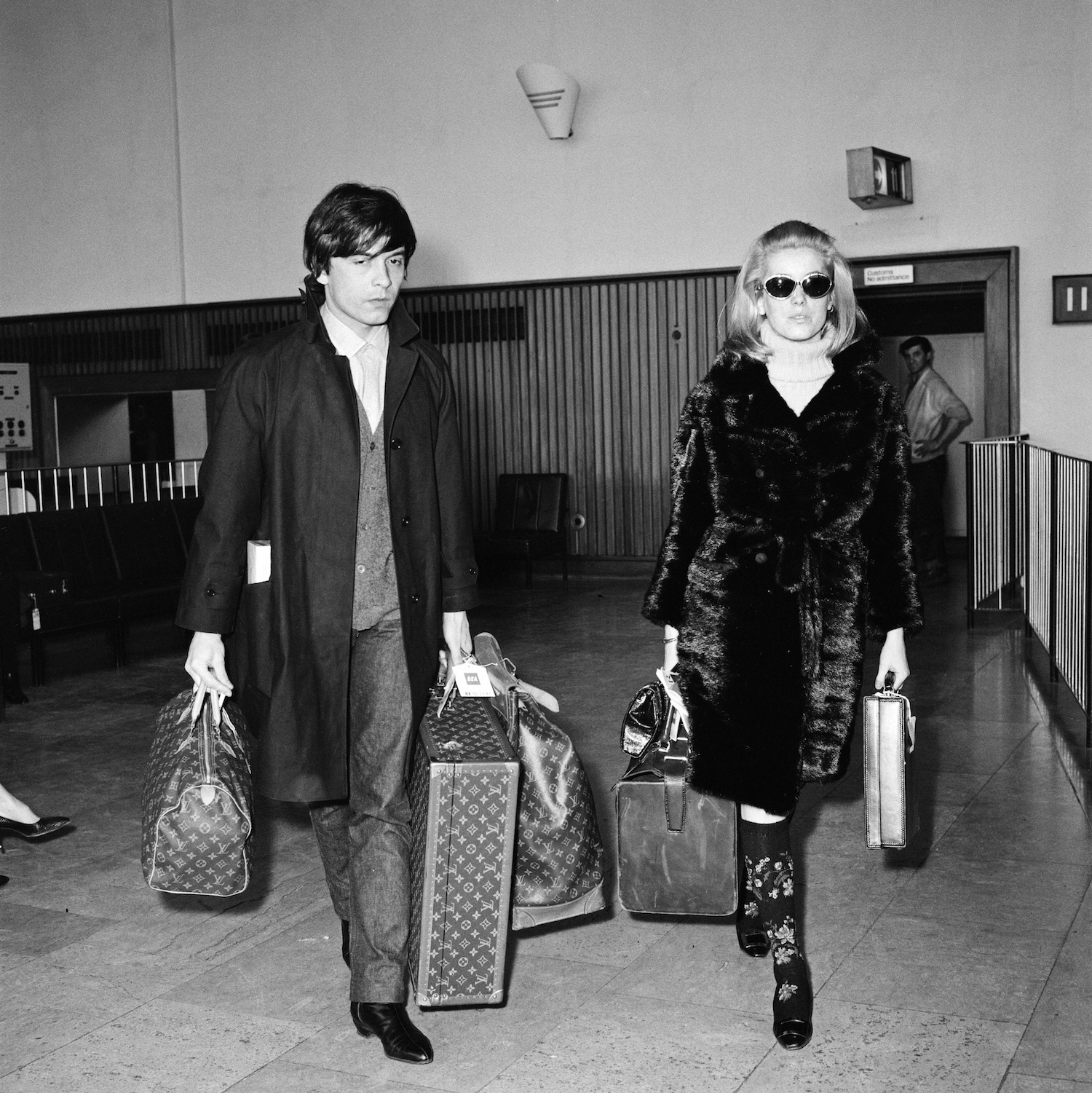 Catherine Deneuve i fotograf mody David Bailey,  1966 (Fot. Getty Images)