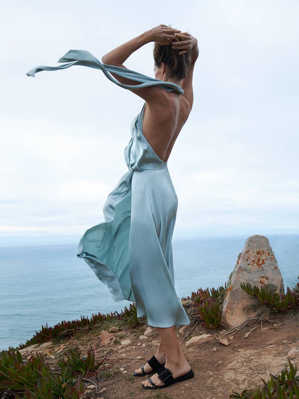 Sukienka z lejącej się satyny, Re.Design wiosna-lato 2019 (Fot.Wunsche&Samsel / SameSame)