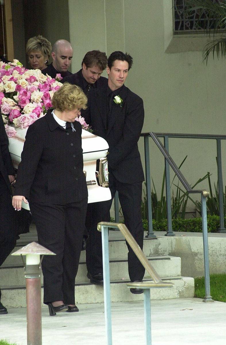 Keanu Reeves na pogrzebie Jennifer Syme / (Fot. GILES HARRISON/JEFF RAYNER)