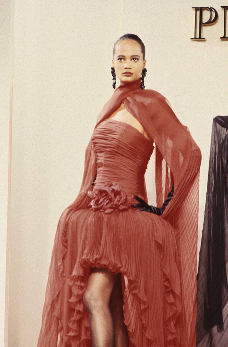 Balmain haute couture jesień-zima 1988-1989 (Fot. Getty Images)