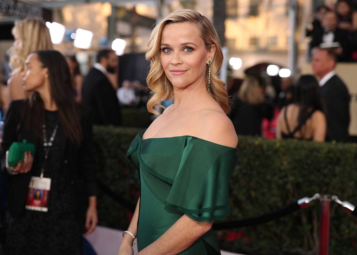 Reese Witherspoon: Jedna z najpotężniejszych kobiet w Hollywood. Reese Witherspoon ma głowę na karku, skończyła Stanford i właśnie sprzedała jedną ze swoich firm za 900 milionów dolarów. 