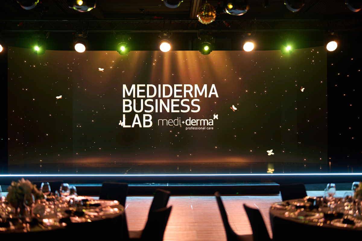 Mediderma Business Lab: Podsumowanie dokonań marki w 2023 roku. Mediderma – słynna hiszpańska marka kosmetyczna – produkuje wyroby medyczne i dermokosmetyki, które celują w regenerację, wzmocnienie i odmłodzenie skóry.