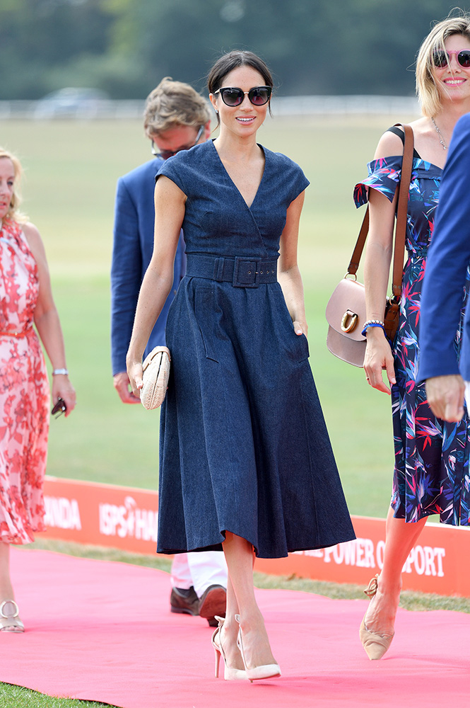 Meghan Markle w sukience Caroliny Herrery (Fot. Getty Images)