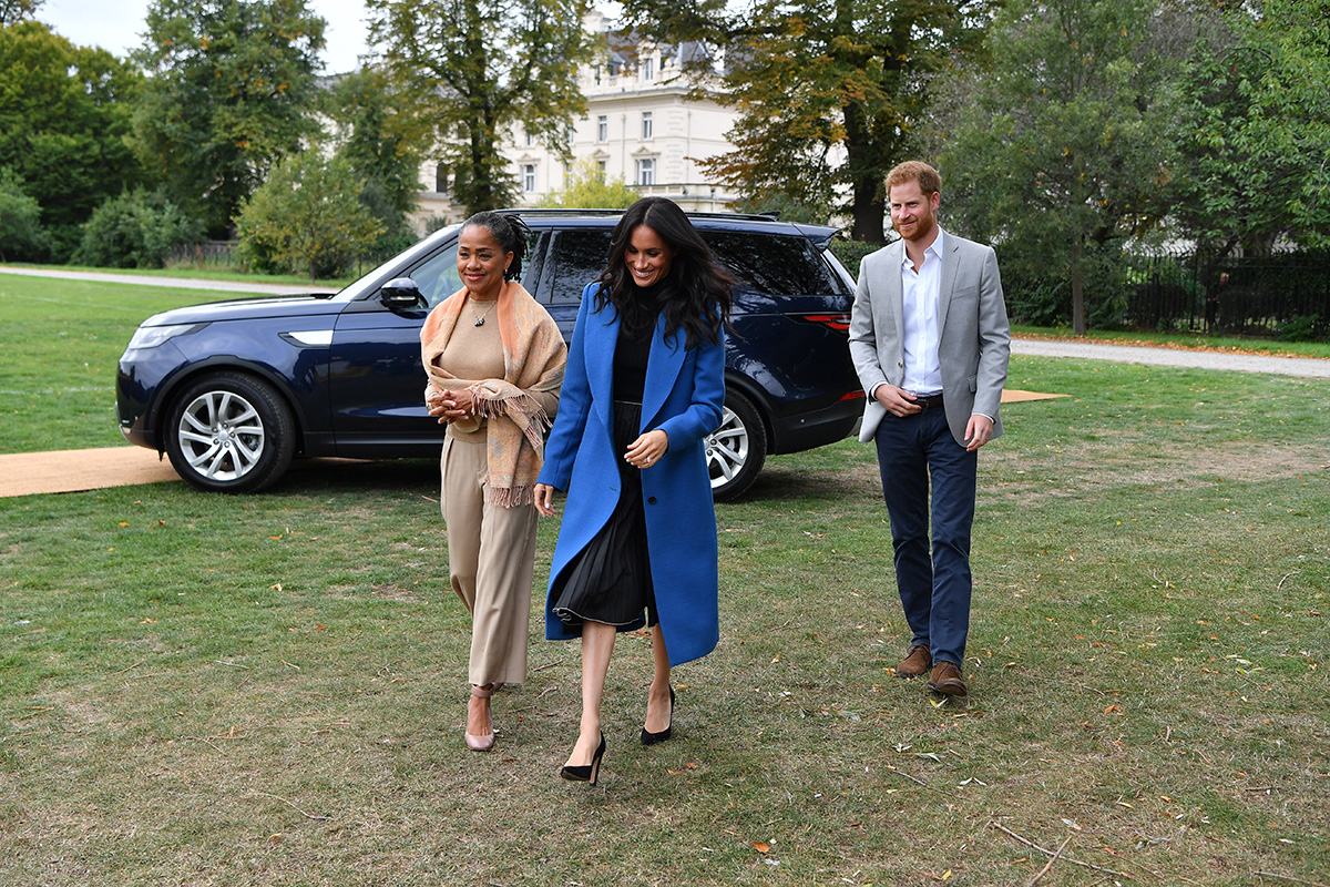 Księżna Meghan z mamą Dorią Ragland oraz księciem Harrym