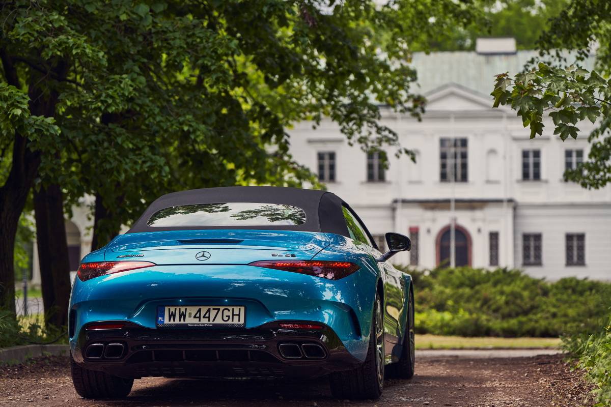 Mercedes Benz SL 43/Fot. Materiały prasowe