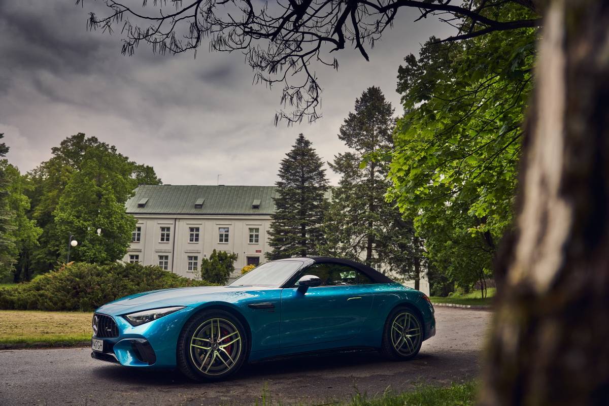 Mercedes Benz SL 43/Fot. Materiały prasowe