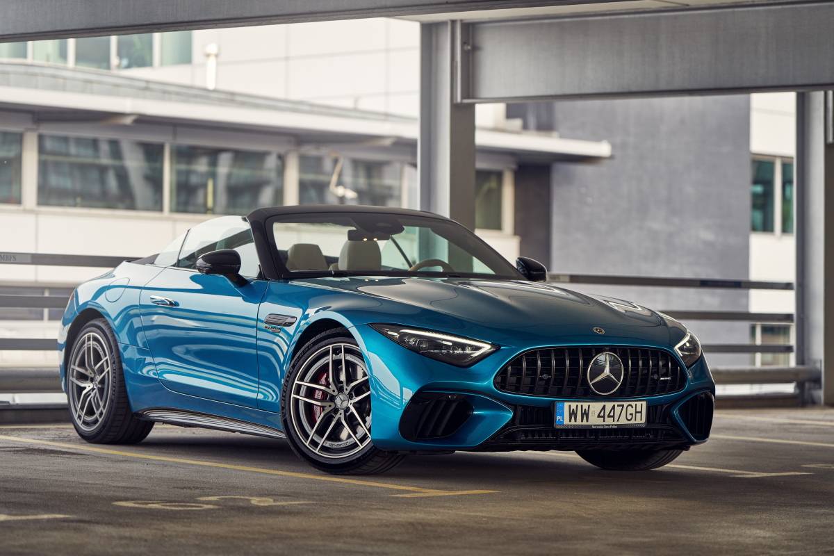 Mercedes Benz SL 43/Fot. Materiały prasowe