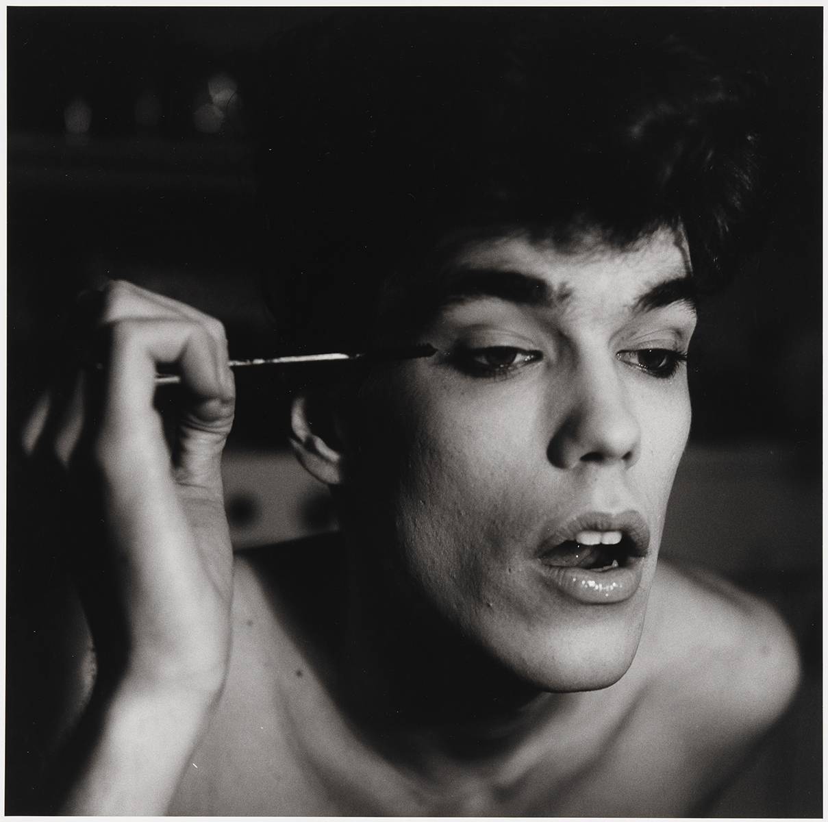 Peter Hujar, David Brintzenhofe Applying Makeup (II), 1982 (Fot. Materiały prasowe)