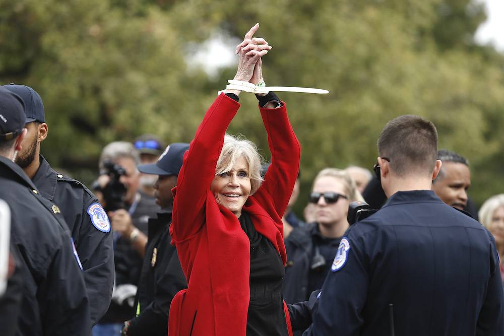 Jane Fonda podczas protestu klimatycznego (Fot. Getty Images)