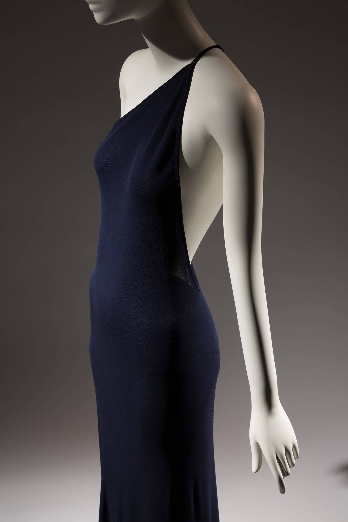 Wieczorowa suknia Calvina Kleina, 1996 rok