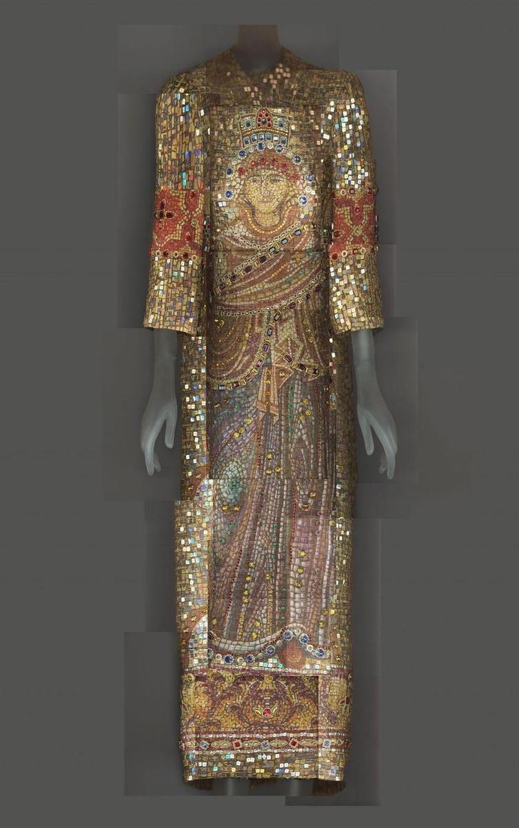 Suknia, Domenico Dolce i Stefano Gabbana dla Dolce & Gabbana, jesień-zima 2013–14 r. / Metropolitan Museum of Art