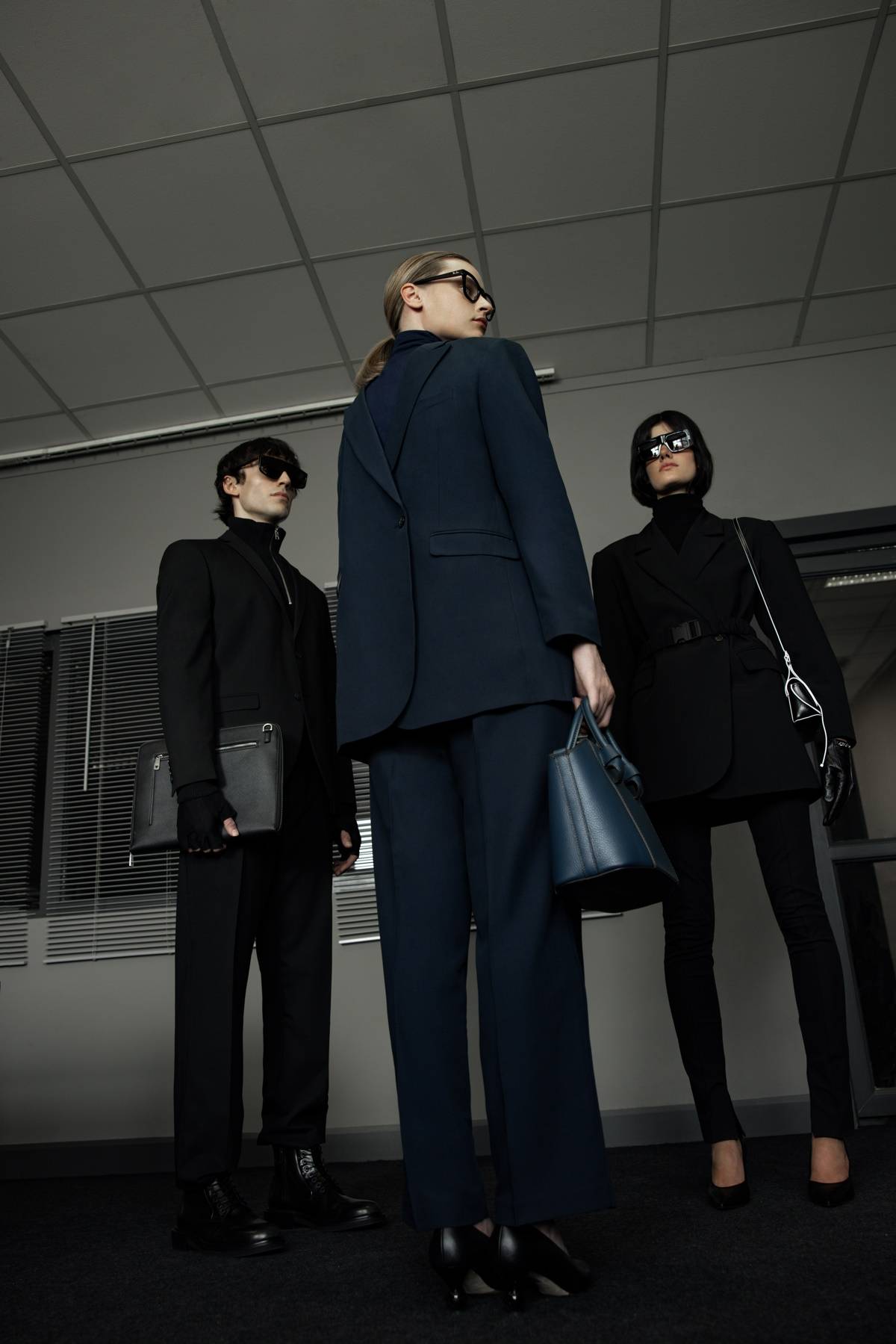 „Back to Office” – najnowsza kampania modowa multibrandu Modivo. Modowy multibrand Modivo wystartował z jesienną kampanią „Back to Office” i swoją ofertą udowadnia, że możemy zachować indywidualność w świecie korporacji.