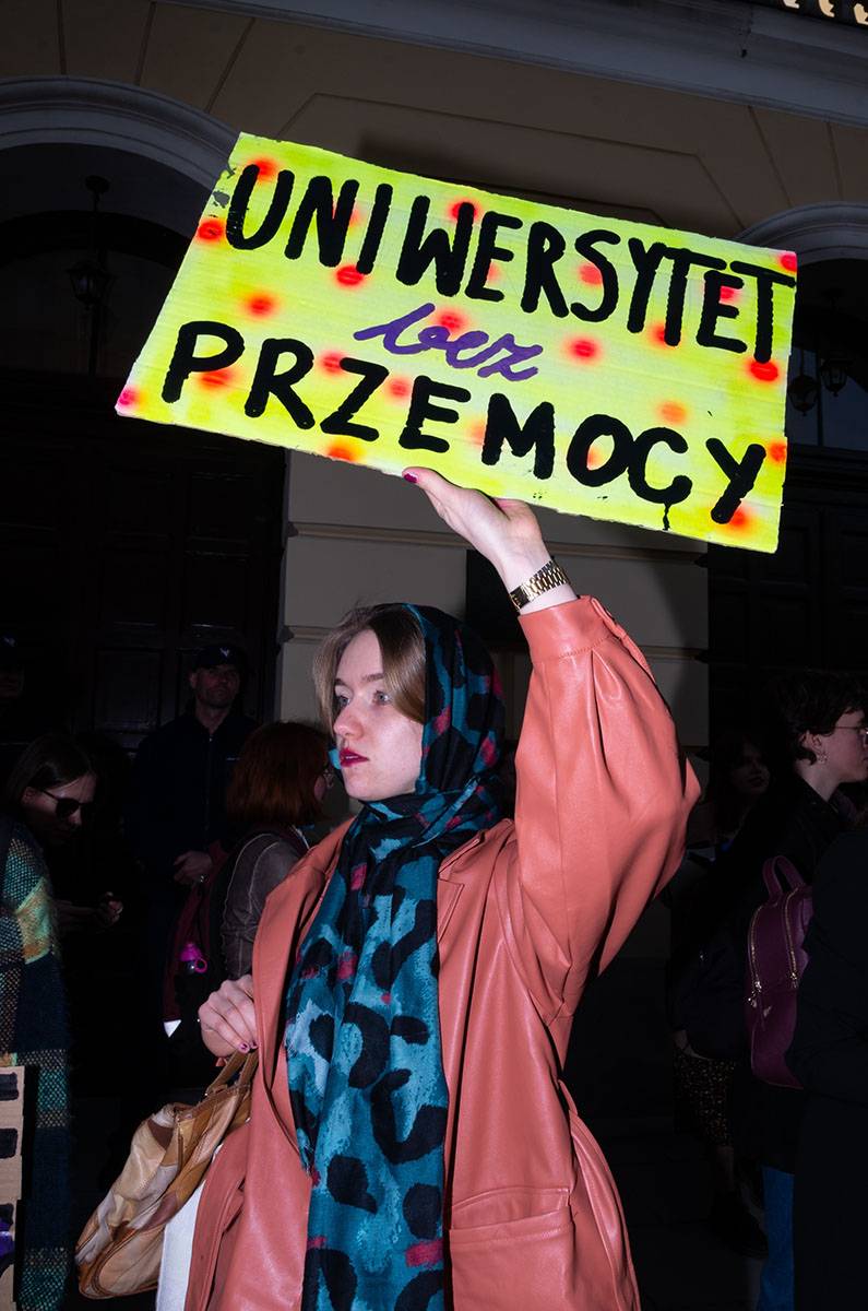 Demonstracja Solidarnosciowa STOP przemocy seksualnej na UW / Fot. Filip Naumienko/REPORTER