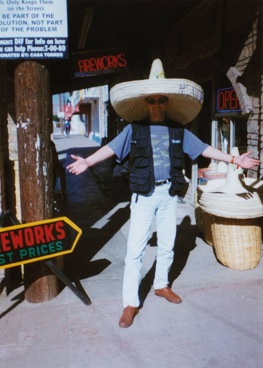 Wizyta u córki w USA. Waldemar przymierza sombrero podczas wycieczki do Tijuany w Meksyku (Fot. z archiwum prywatnego Moniki Milewicz)