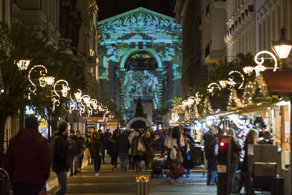 Jarmark świąteczny w Budapeszcie (Fot. Getty Images)