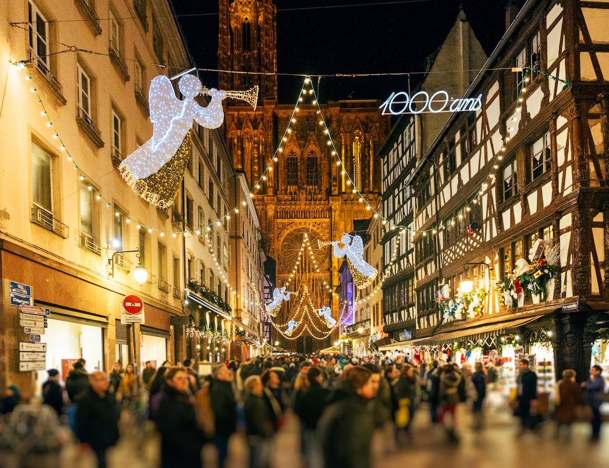 Jarmark świąteczny w Strasbourgu (Fot. Getty Images)