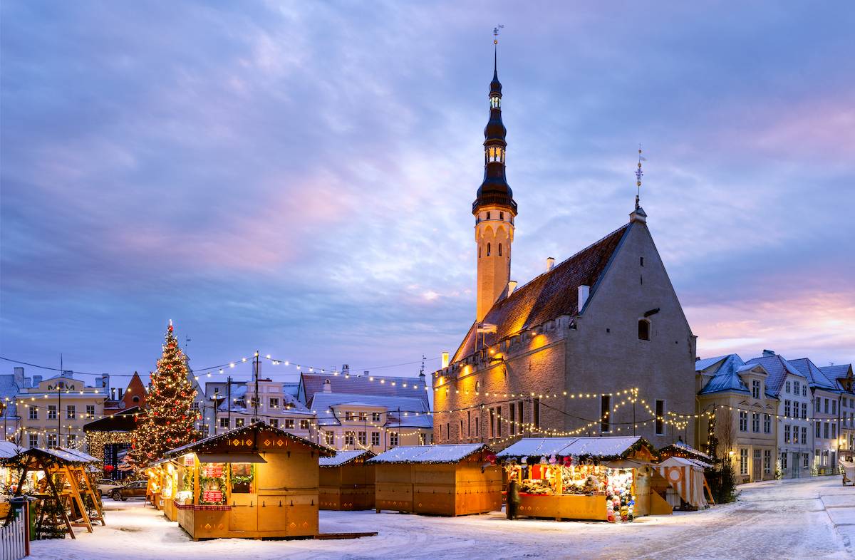 Jarmark świąteczny w Tallinnie (Fot, Getty Images)
