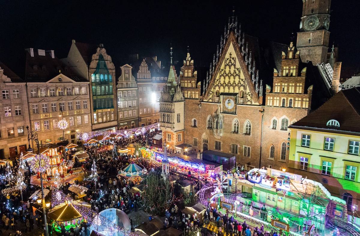 Jarmark świąteczny we Wrocławiu (Fot. East News)