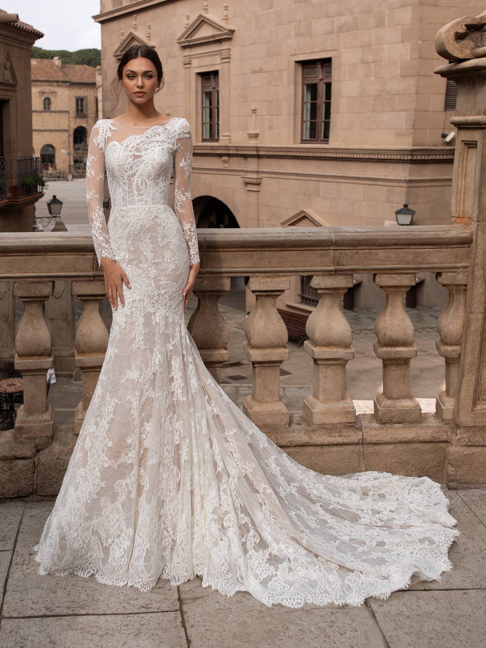 Suknia ślubna Pronovias (Fot. Materiały prasowe)