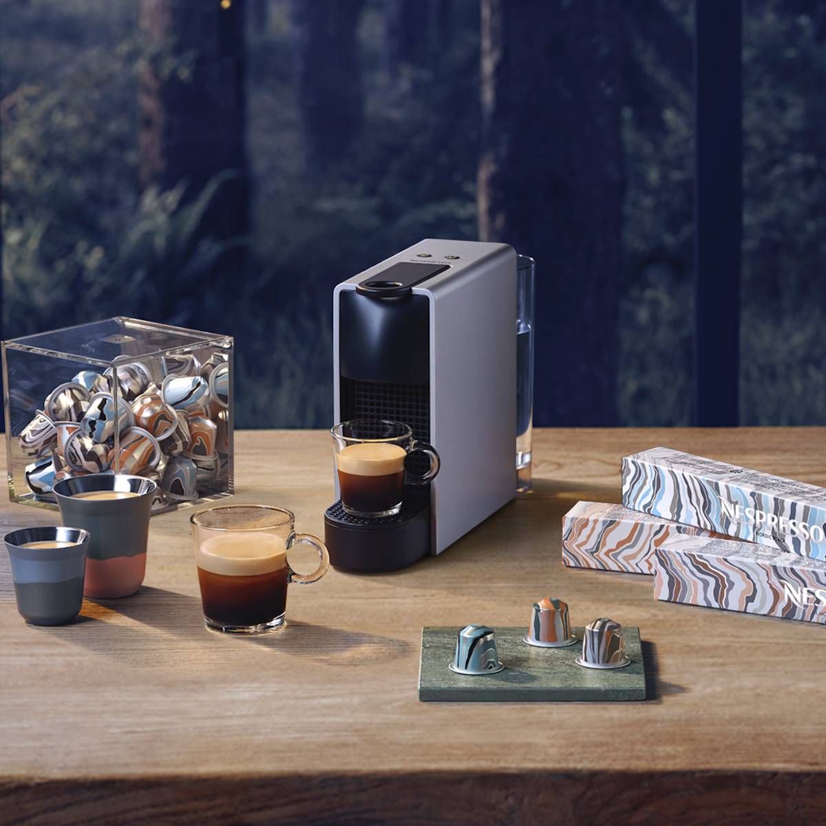 Ekspres DeLonghi Essenza Mini i kawy Nespresso (Fot. materiały prasowe)