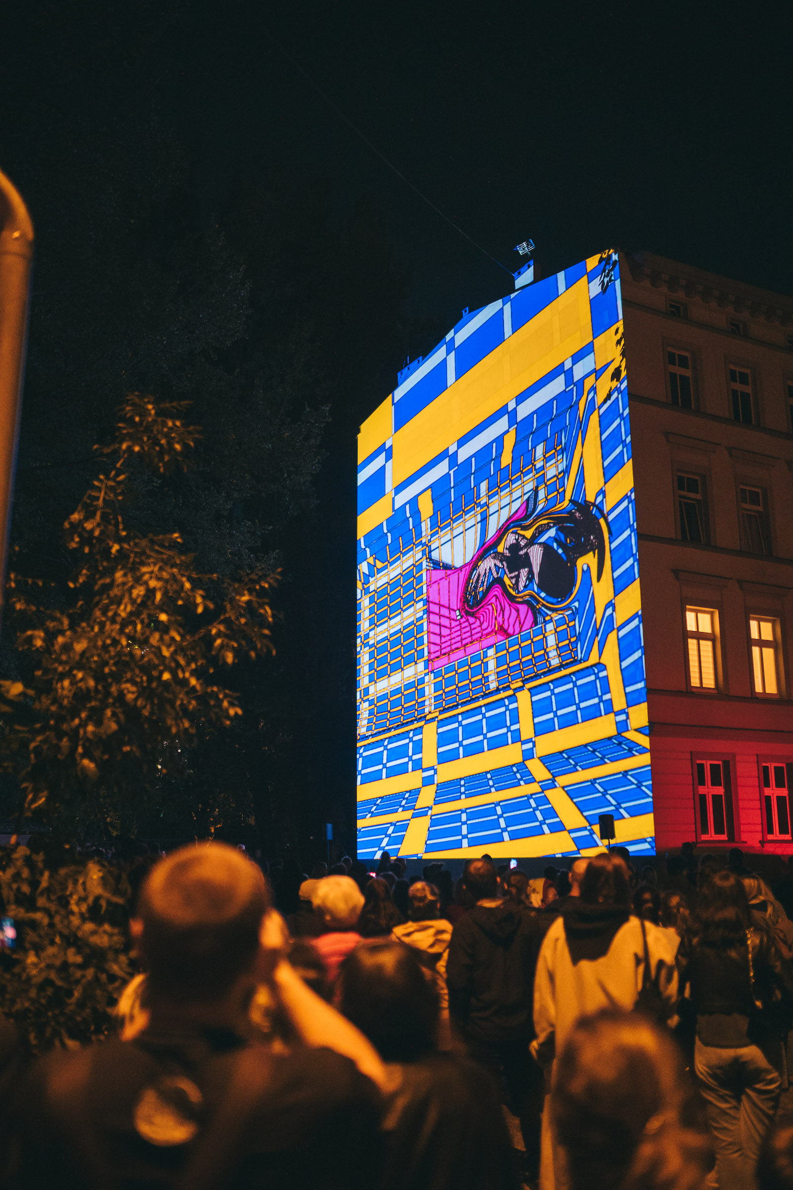 Już niedługo Przedmieście Odrzańskie po raz kolejny zmieni się w gigantyczną, futurystyczną galerię pod gołym niebem (Fot. Jerzy Wypych)