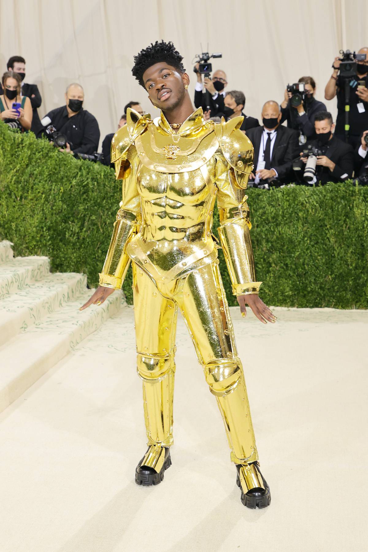 Lil Nas X w złotej kreacji od Versace, MET Gala 2021