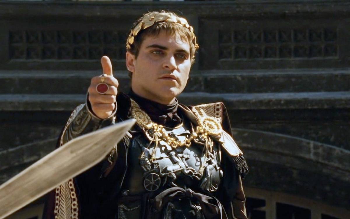 Joaquin Phoenix jako cesarz Kommodus w filmie Ridleya Scotta Gladiator (Fot. East News)