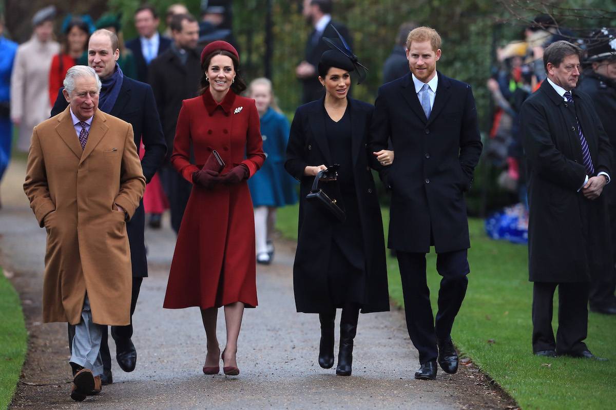Książę Karol, książę William, księżna Kate, księżna Meghan i książę Harry podczas ubiegłorocznych obchodów Bożego Narodzenia (Fot. Stephen Pond/Getty Images)