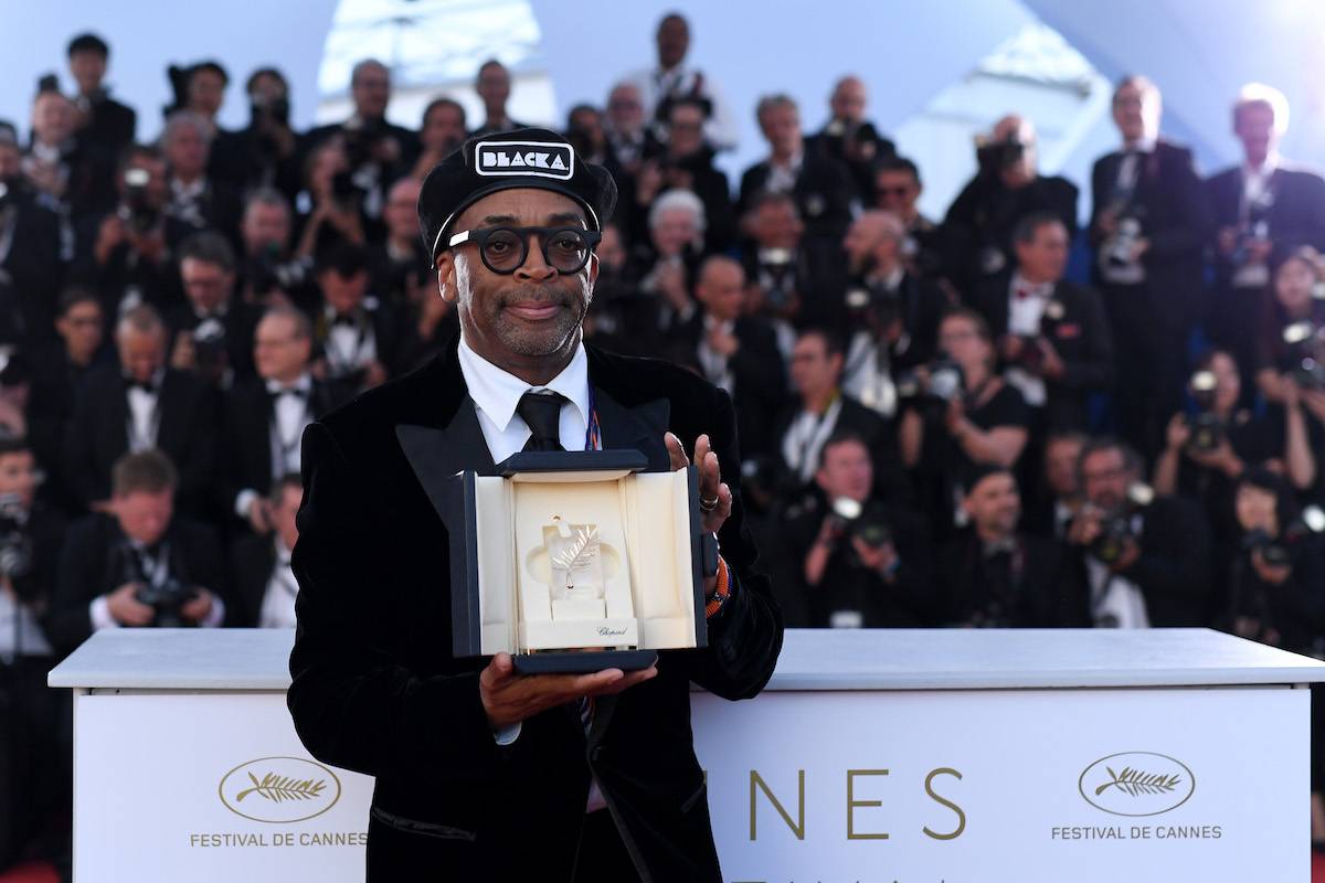 Spike Lee z Grand Prix za film Czarne bractwo. BlacKKKlansman na festiwalu w Cannes w 2018 roku (Fot. Pascal Le Segretain/Getty Images)
