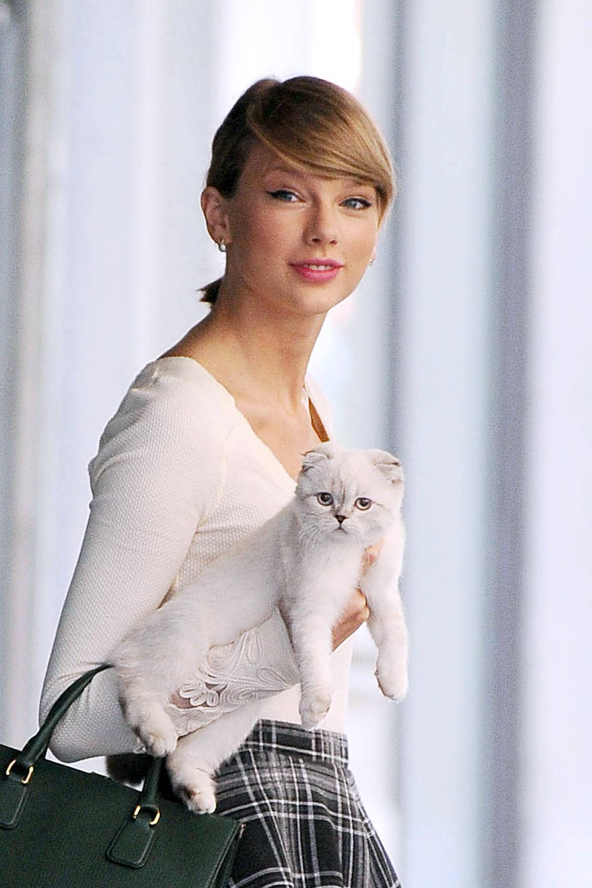 Taylor Swift ze swoją kotką w 2019 roku (Fot. Startraks/Shutterstock)
