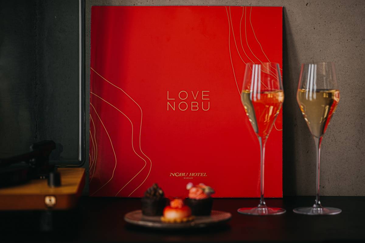 Pakiety „Love Nobu” i „Love Nobu feat Jassmine” to walentynkowa oferta Nobu Hotel Warsaw: Sześciodaniowa kolacja, luksusowe pokoje, wymeldowanie o godz. 14.