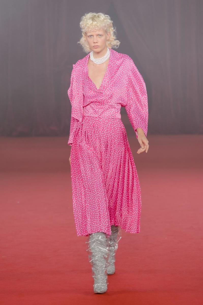 Off White wiosna-lato 2018 (Fot. IMaxTree)