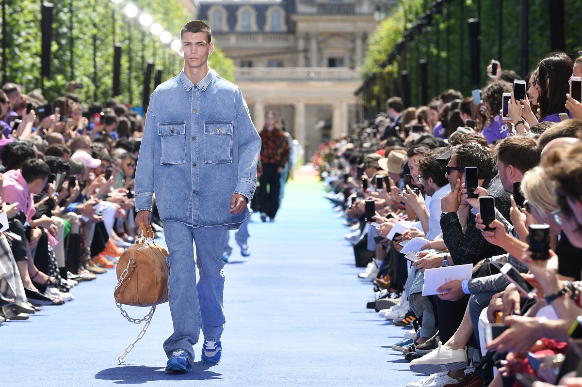 Dżinsowy total-look z kolekcji Louis Vuitton wiosna-lato 2019