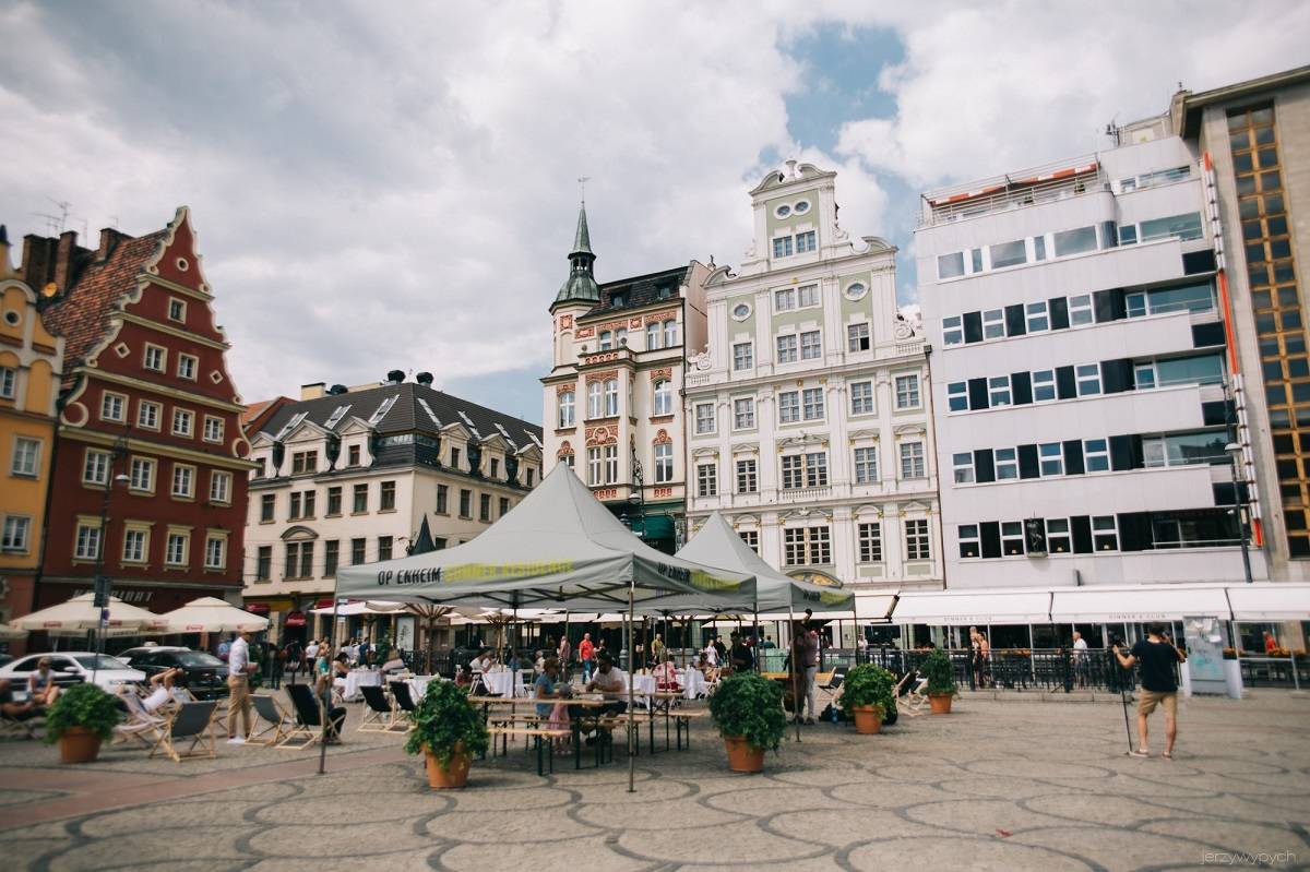 Widok na kamienicę Op Enheim