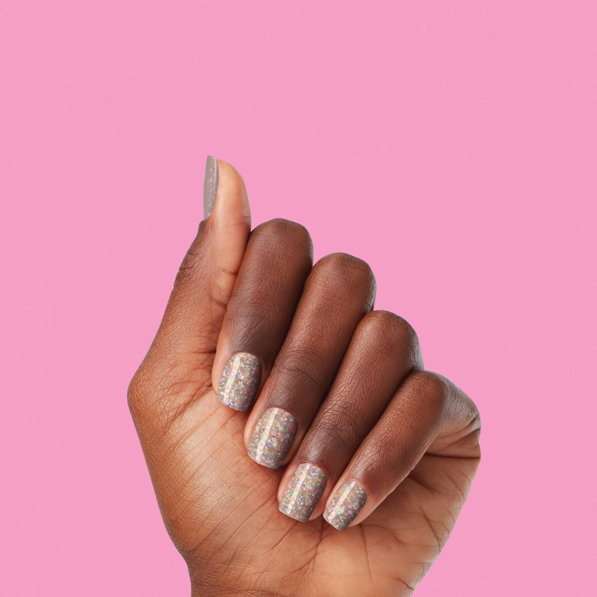 OPI x Barbie The Movie Collection w Polsce. Marka OPI wprowadza do sprzedaży kolekcję inspirowaną filmem „Barbie” Grety Gerwig. W kolekcji OPI x BarbieTheMovie znalazło się dziewięć wyjątkowych kolorów.