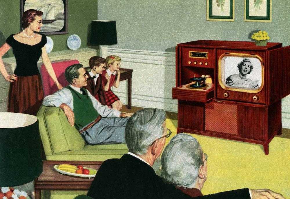 Kiedyś program telewizyjny gromadził całą rodzinę przed ekranem (Fot. Getty Images)